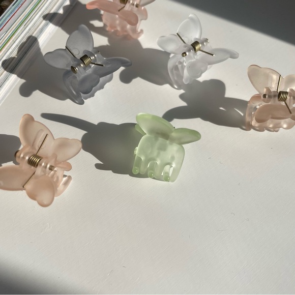 NEW Butterfly Mini Hair Claw Clips Set in Fairycore Mix Pastel Colors - Picture 5 of 7